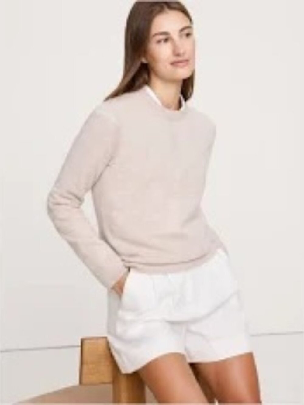 Banana Republic Lightweight Cashmere Crew-Neck Sweater in cream